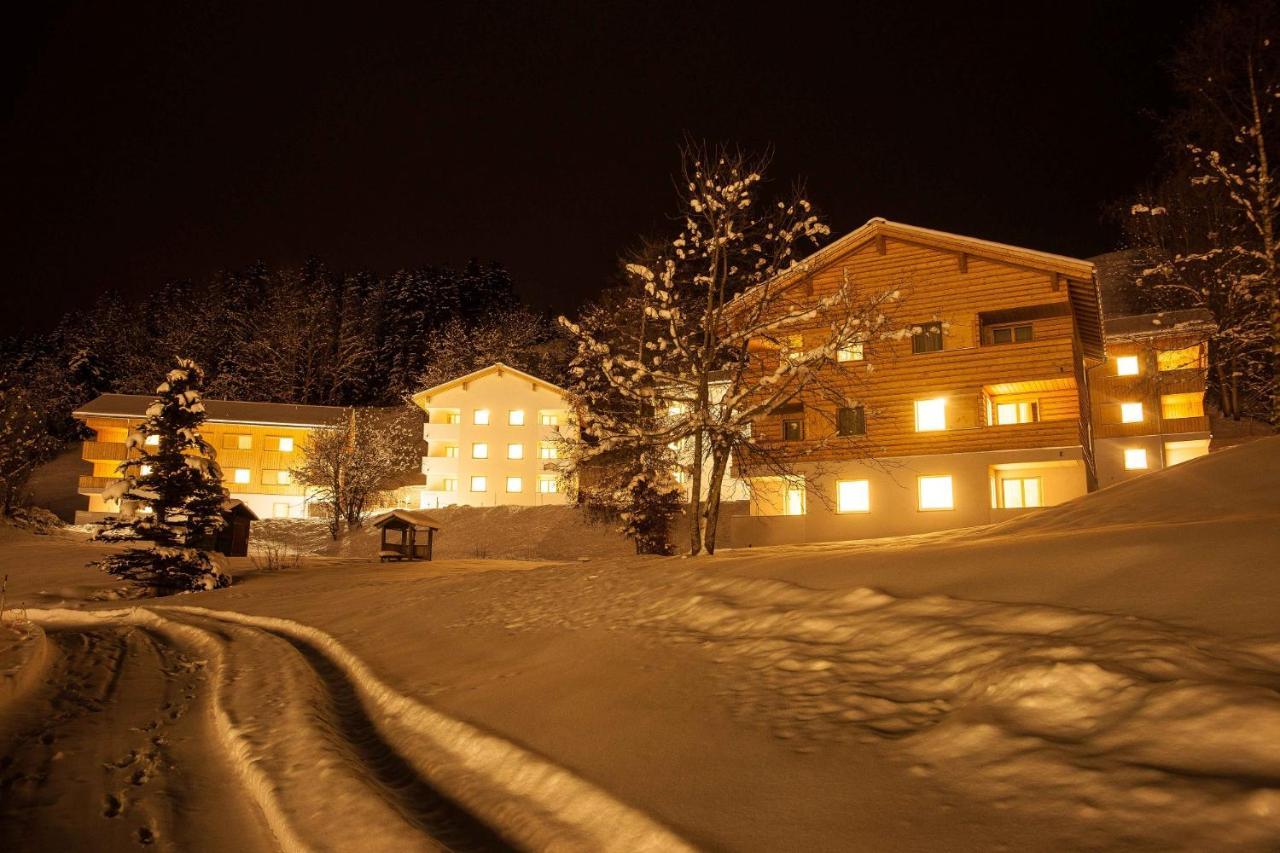 Pradas Resort Brigels Breil/Brigels Exterior photo